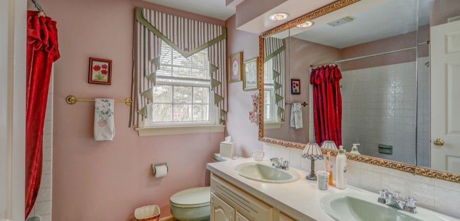 Manheim-Township-Master-Bathroom-Remodel-before-002-1-2